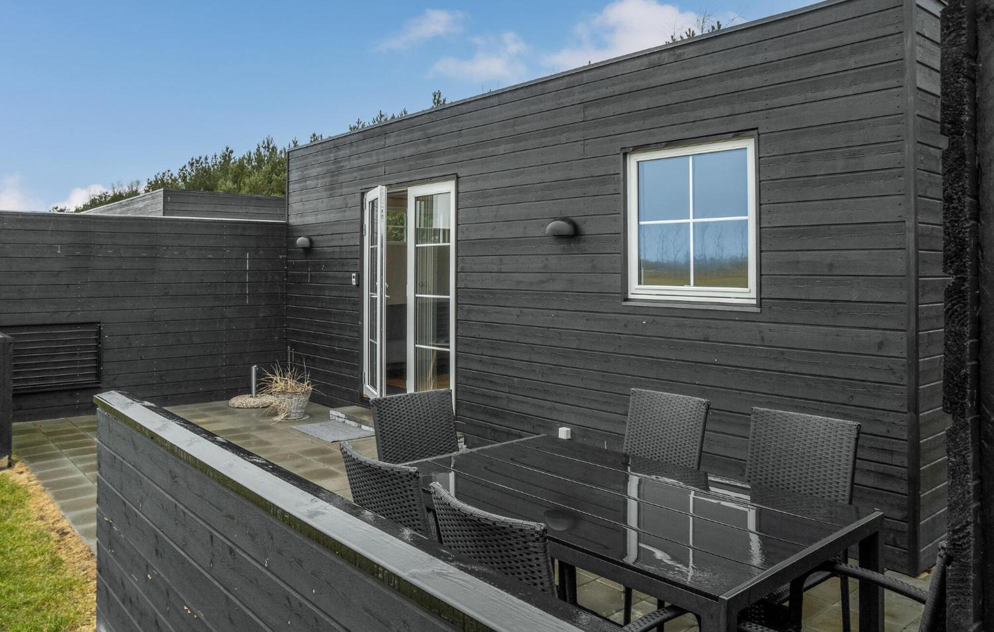 2 Bedroom Nice Apartment In Vaeggerlose Boto By Exterior foto